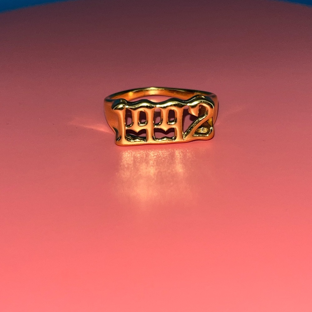 Gold ring 1992